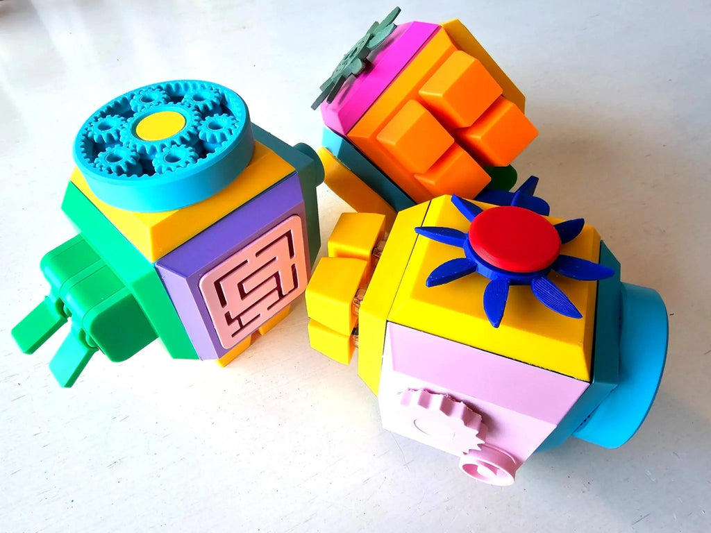 The Tween Space Modular Fidget Cube — Swappable Sensory Toy | 4 Inch