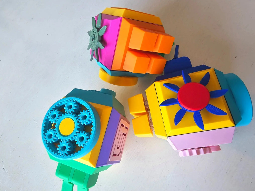 The Tween Space Modular Fidget Cube — Swappable Sensory Toy | 4 Inch